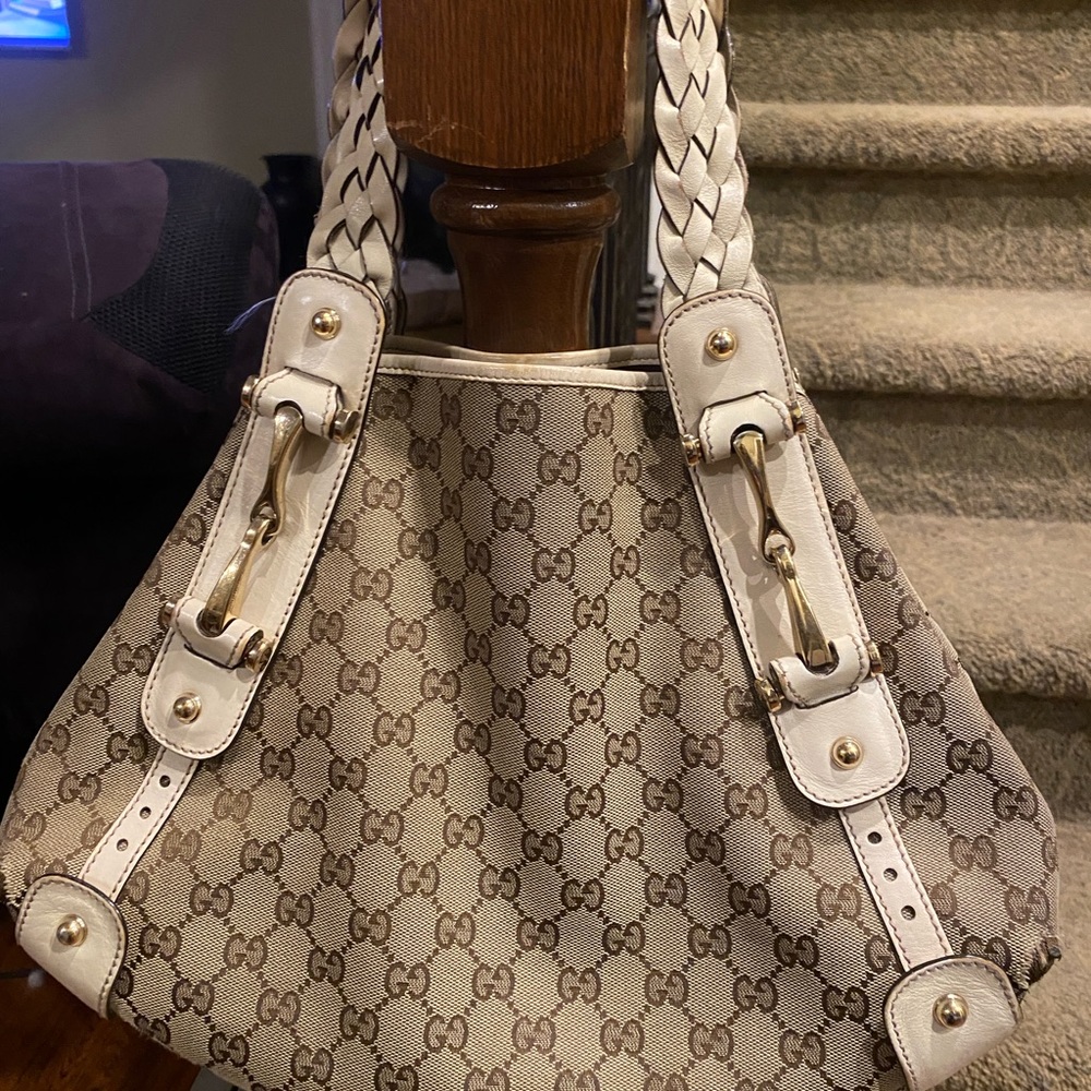 Gucci GG Canvas Pelham Hobo Medium